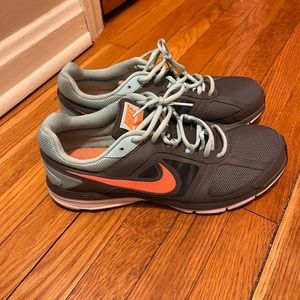 Nike air women’s running shoes - size 11